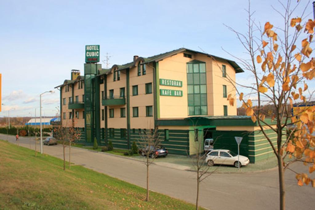 Hotel Cubic Laktaši المظهر الخارجي الصورة