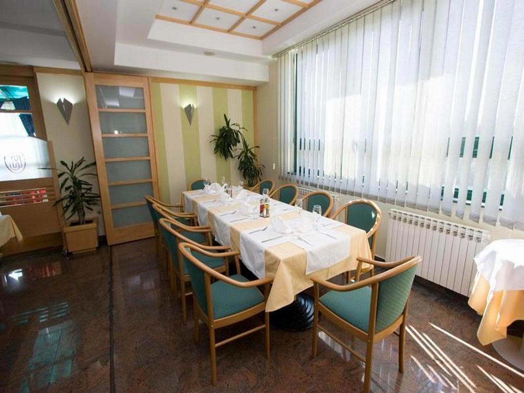 Hotel Cubic Laktaši المظهر الخارجي الصورة