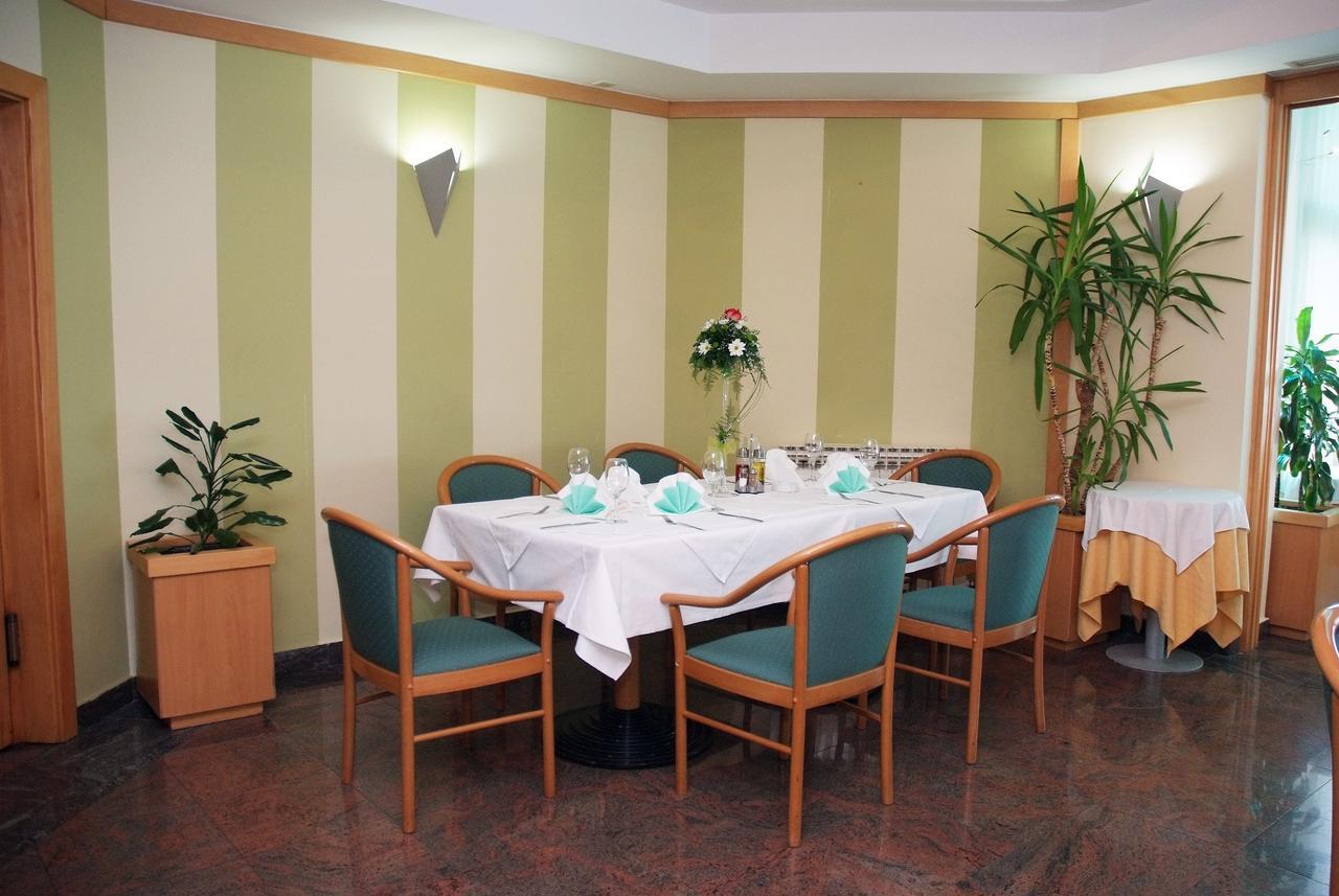 Hotel Cubic Laktaši المظهر الخارجي الصورة